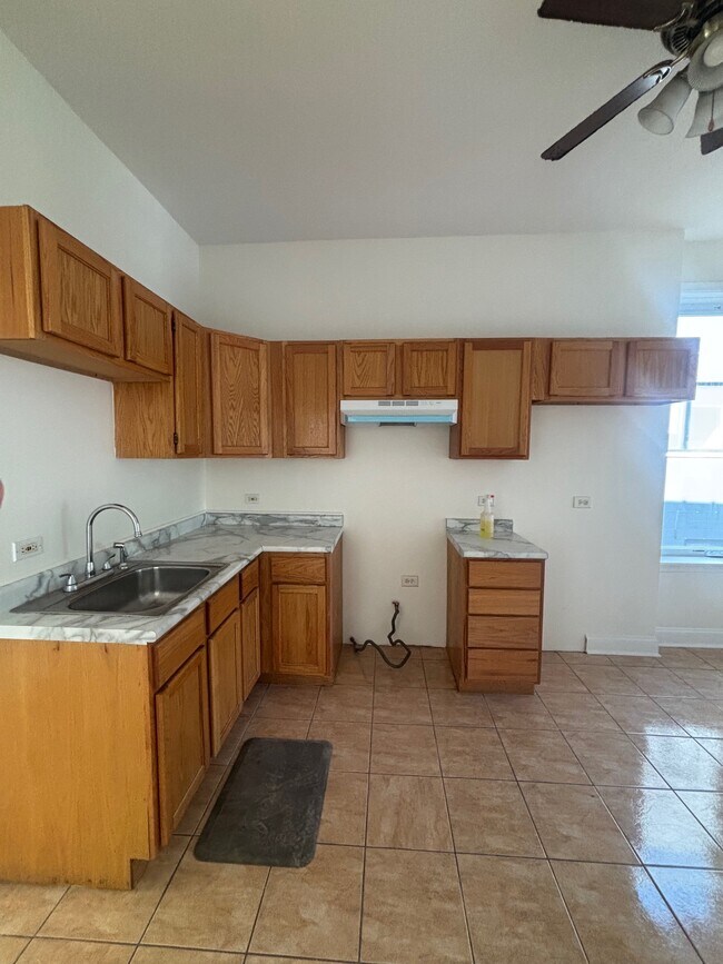 Foto del edificio - 2608 W Cortez St
