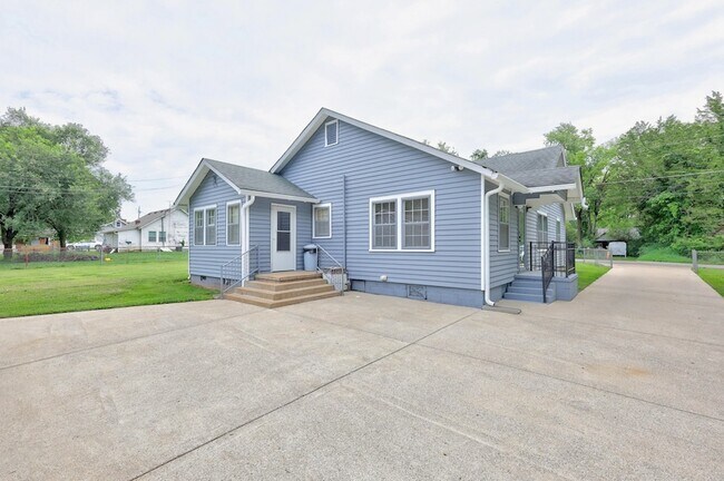 Building Photo - 110 Woodcraft Dr
