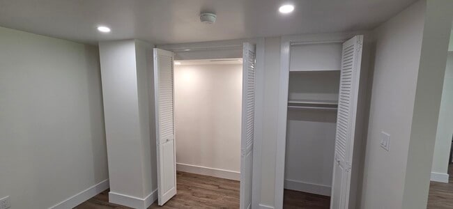 Building Photo - 60 Waterbury Pky