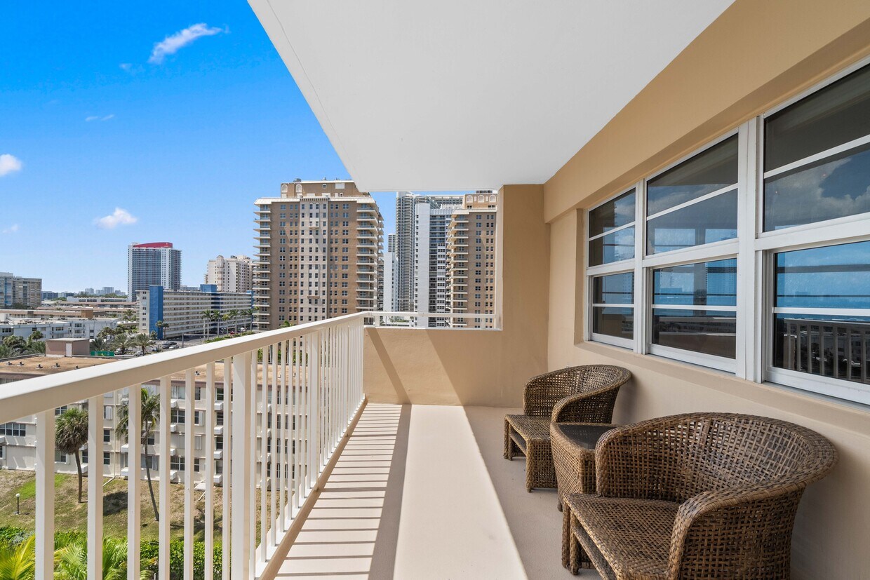 Foto principal - 1950 S Ocean Dr