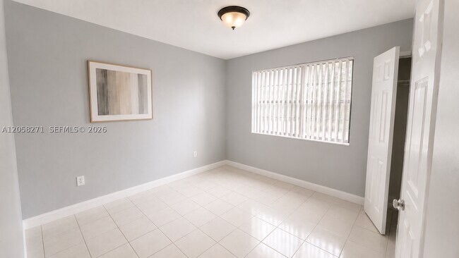 Foto del edificio - 10900 NW 7th St