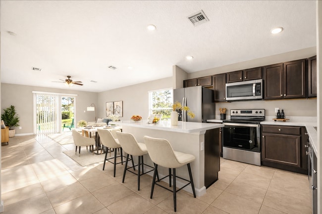 Building Photo - Ravinia St. Lucie