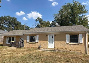 Building Photo - 5137 Tyrone Rd