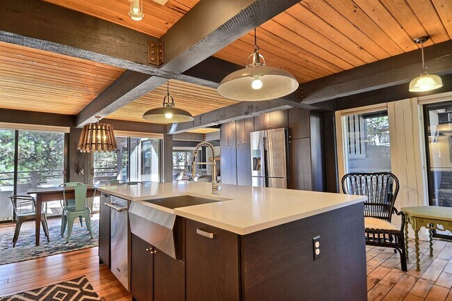 Foto del edificio - 3 br, 3 bath Triplex - 24206 Currant Drive