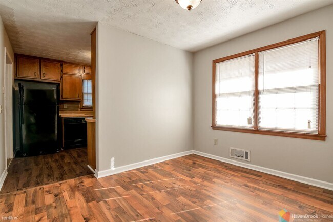 Building Photo - 5295 Lilburn Stone Mountain Rd