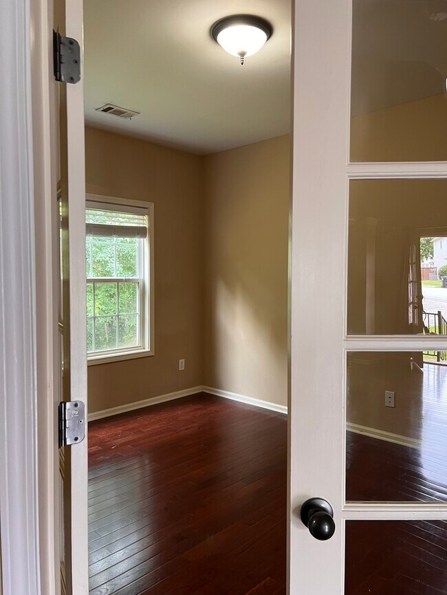 Building Photo - 2750 Irwin Ct