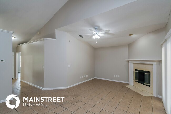 Building Photo - 579 Charles Pinckney St