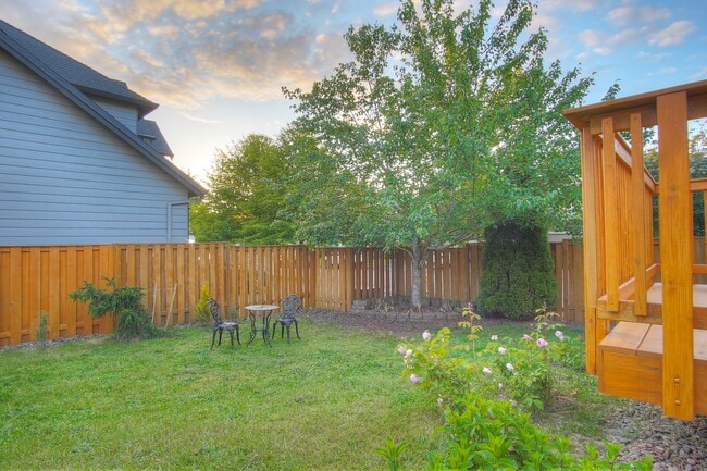 Building Photo - 2727 N Crater Ln