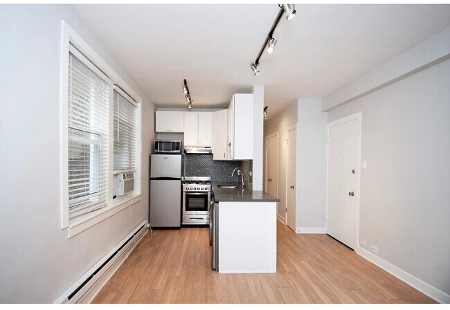 Foto del edificio - 511 W Belmont Ave