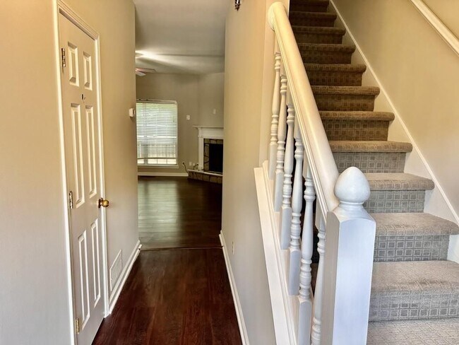 Foto del edificio - 2290 Fairways Ct