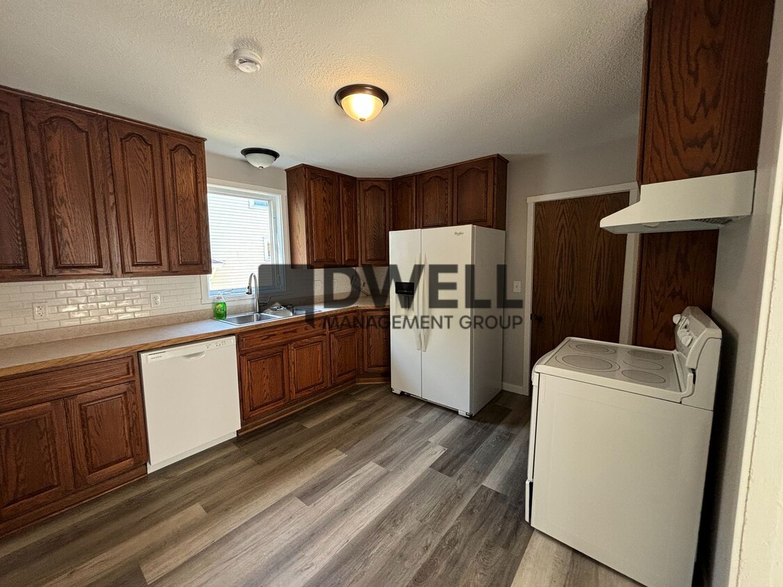 Foto principal - 401 3rd Ave SW