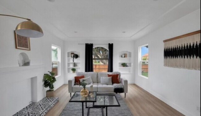 Foto del edificio - 1042 W 84th Pl