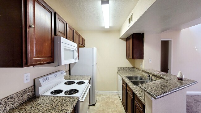 Building Photo - 5130 S Jones Blvd