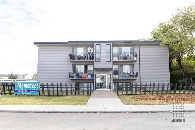 Photo du bâtiment - Aurora Place Apartments