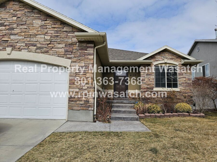 Foto principal - Come Check Out This Newly Updated 5 Bedroo...