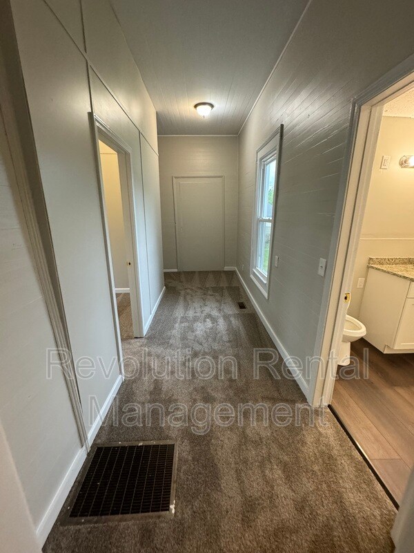 Foto del edificio - 15 Burch Ave