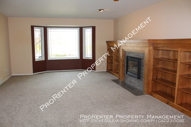 Foto del edificio - Solar Panels! 5 Bed, 3.5 Bath East Layton ...
