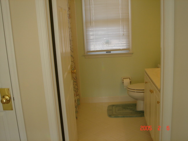 Full Bathroom - 743 Mill Rd