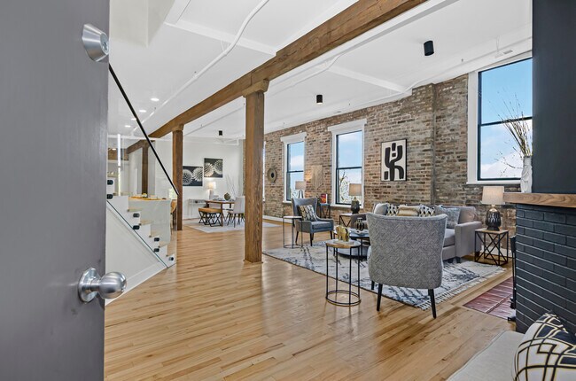 Building Photo - 2035 W Charleston St