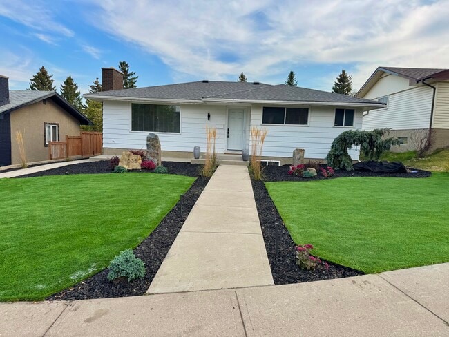 Building Photo - 1035 Hunterdale Pl NW