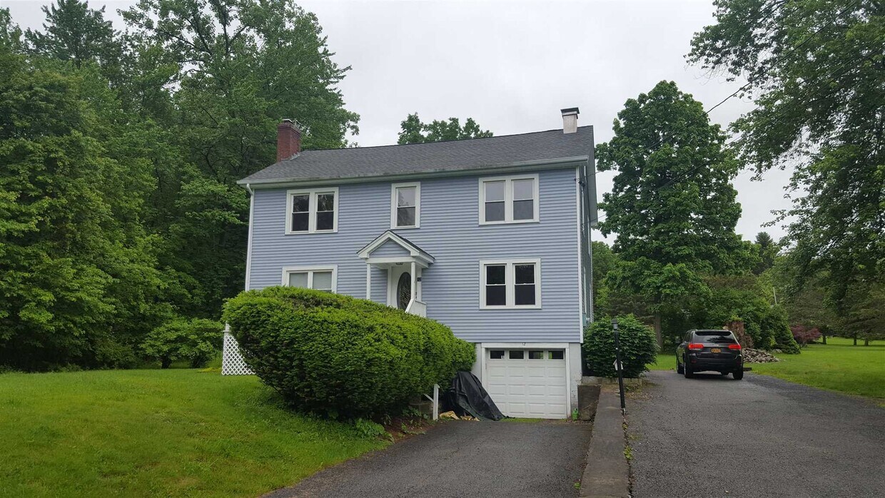 12 Waterbury Hill Rd, Lagrangeville, NY 12540 House Rental in