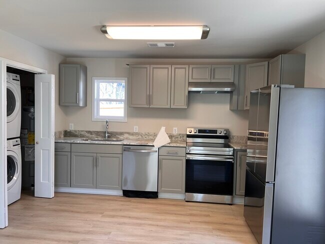 Foto del edificio - Brand NEW Home! AVAILABLE NOW!