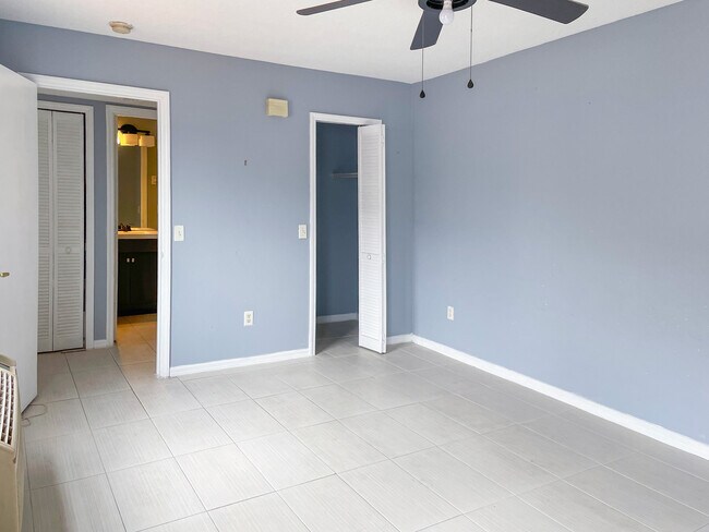 Building Photo - ICW-564 Orchid Dr.