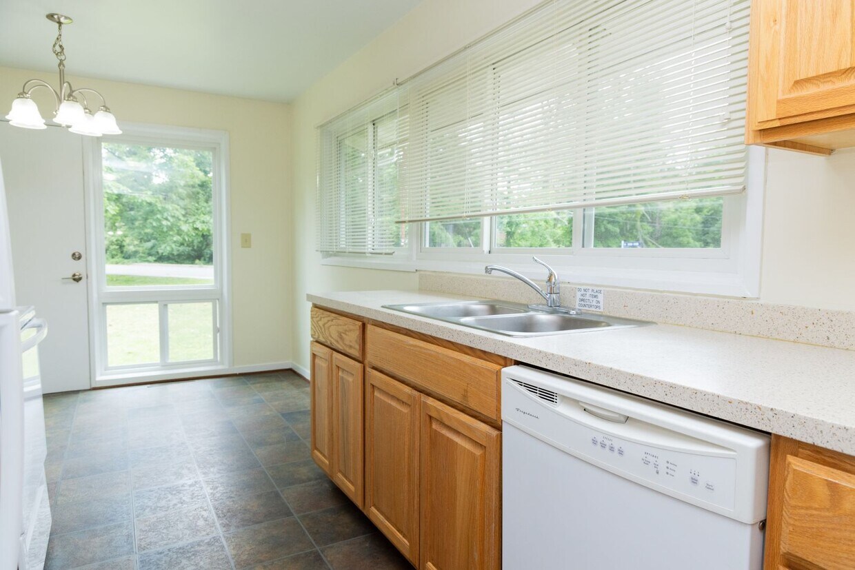Foto principal - Comfortable Single-Family Living with All-...