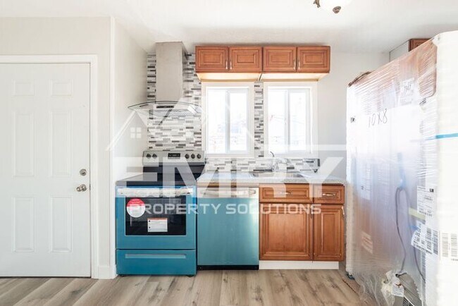 Foto del edificio - MOVE IN READY 2 BEDROOM 1 BATHROOM HOME IN LYNWOOD CA 90262