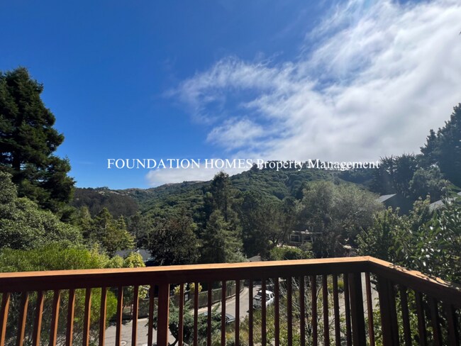 Building Photo - 360 Carrera Dr