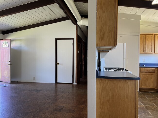 Foto del edificio - 1268 Fernwood Dr