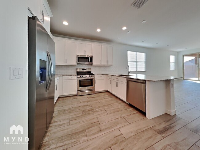 Foto del edificio - 19353 W Elm St