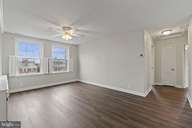 Foto del edificio - 3076 S Woodrow St