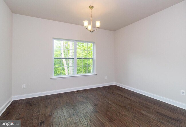 Building Photo - 1206 Thompson Ave