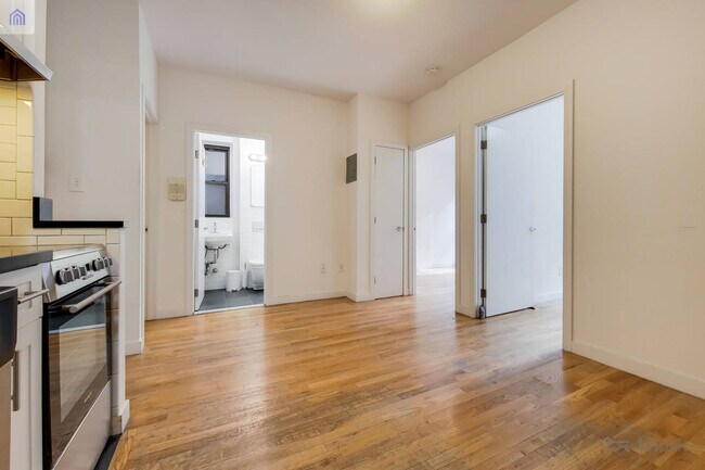 Foto del edificio - 220 E 85th St