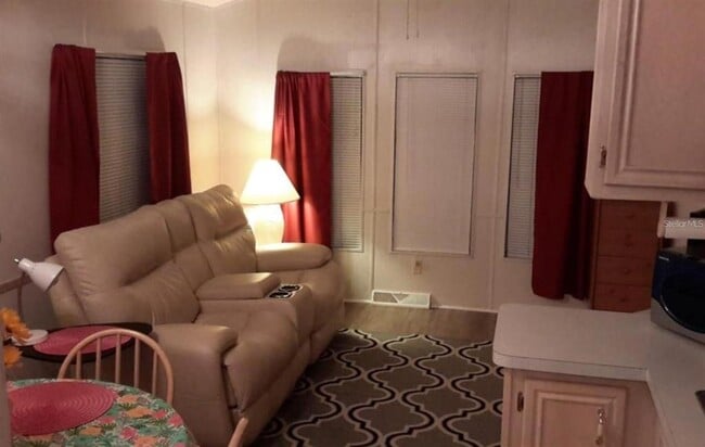 Foto del edificio - 2413 Limewood Ave