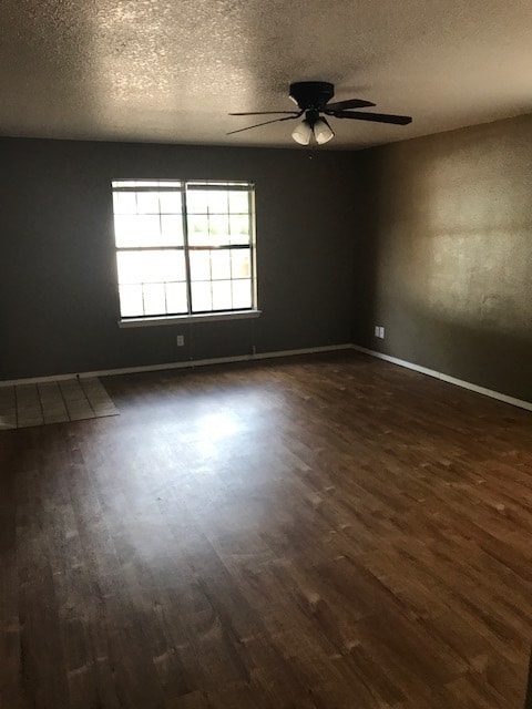Building Photo - Large 3 Bedroom Duplex in Springdale!