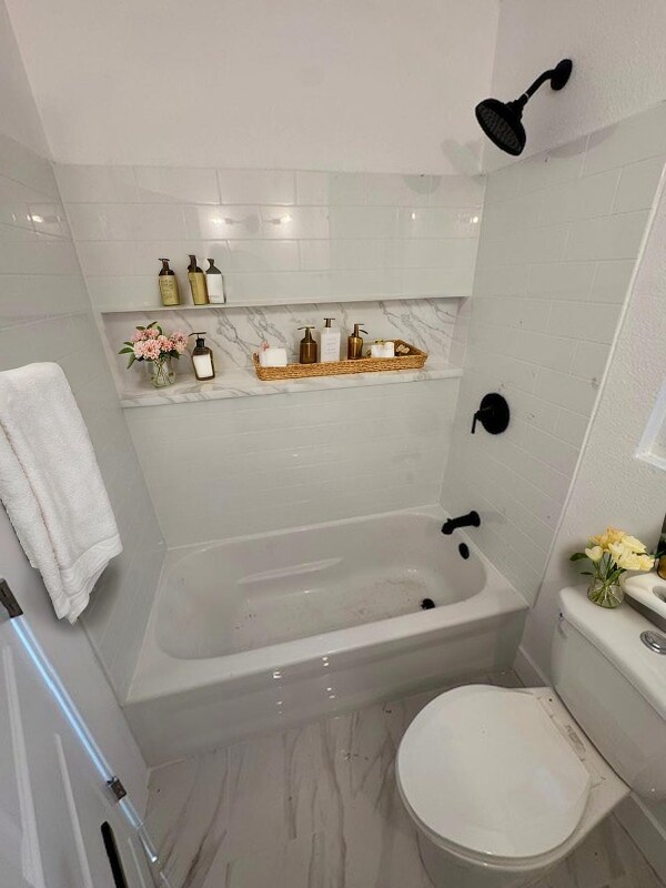 Foto del edificio - 8402 Larson Ave