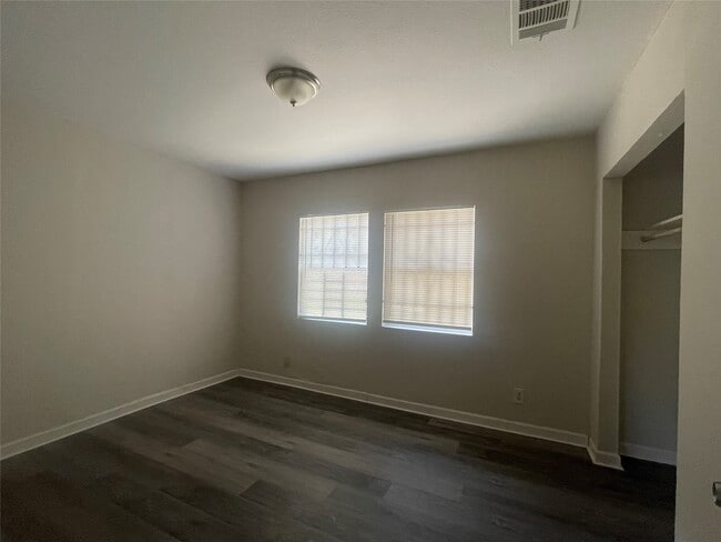 Building Photo - 10509 Fairland Dr