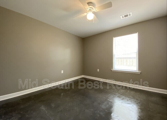 Building Photo - 106 Teresa Ln
