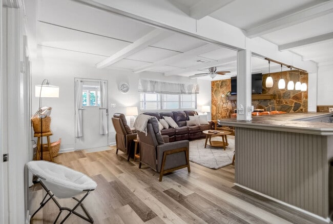 Building Photo - 115 Hale Loop