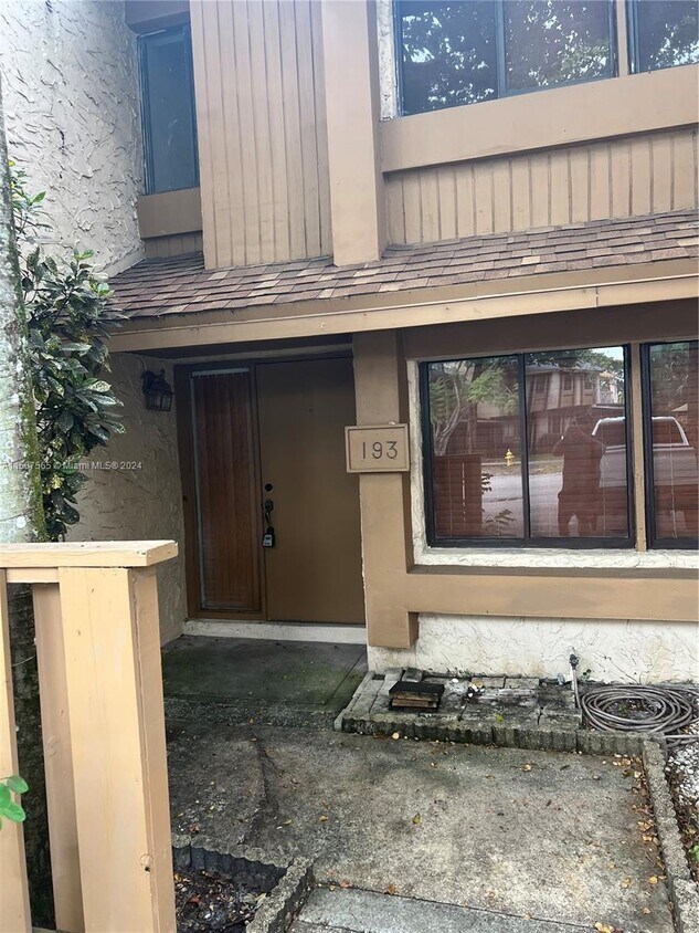 193 Wimbledon Lakes Dr, Plantation, FL 33324 Townhome Rentals in