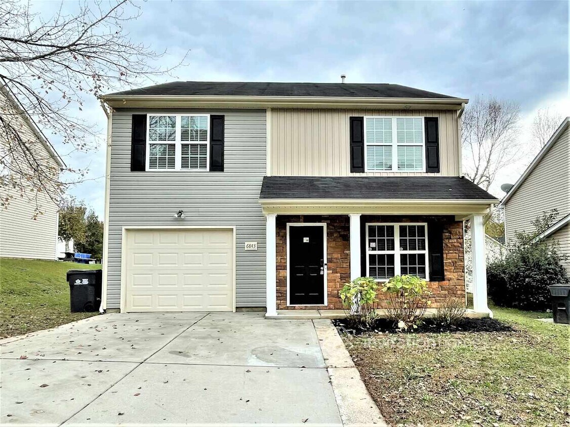 Foto principal - 6843 Squirrels Foot Ct