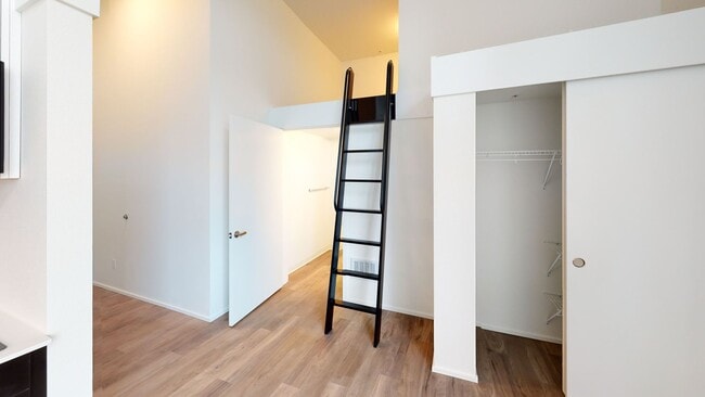 Interior Photo - Summit Flats Contemporary Studios & Lofts
