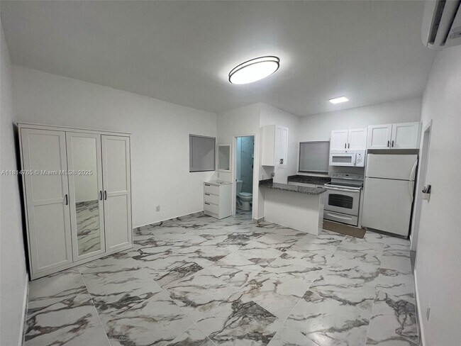 Foto del edificio - 1720 NW 180th Terrace