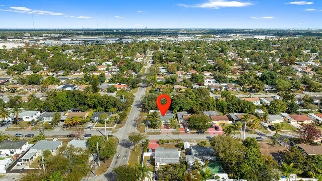 Foto del edificio - 201 NE 169th St