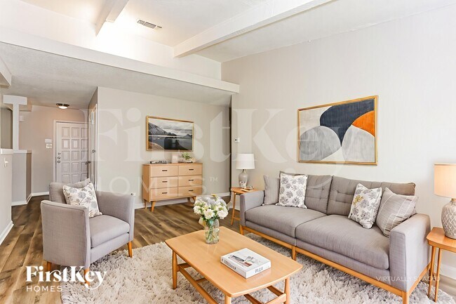 Foto del edificio - 1602 Geraldine Ln