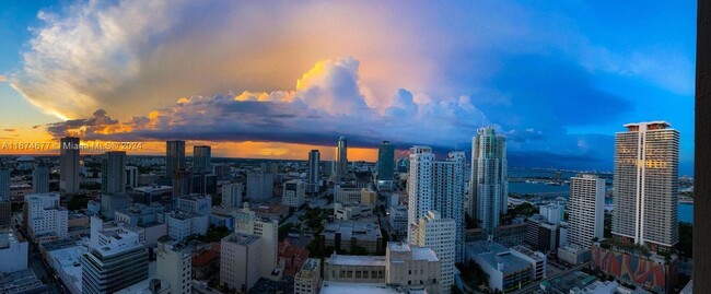 Foto del edificio - 151 SE 1st St