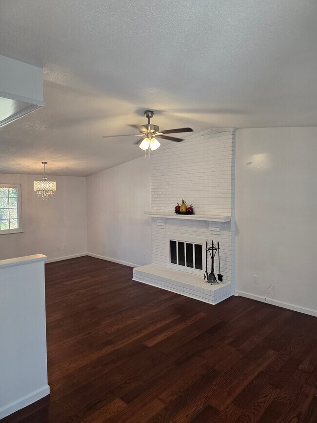 Foto del edificio - 3226 Piney Grove Rd