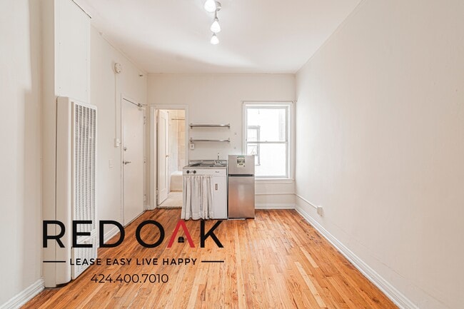 Building Photo - 836 Sanborn Ave